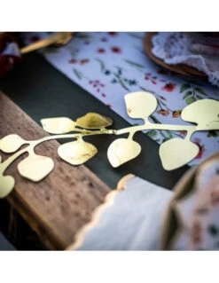 6 Feuilles Fougères Et Eucalyptus Kraft Et Or -Déco Festive Soldes 6 feuilles fougeres et eucalyptus kraft et or 2