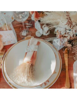 8 Etiquettes Boule De Noël Blanches Et Or -Déco Festive Soldes 8 etiquettes boule de noel blanches et or 2