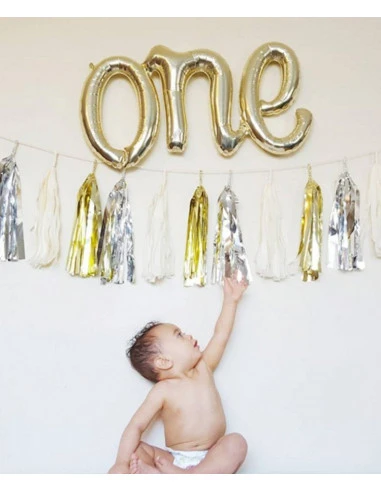Ballon Métallique Or Blanc Mot "One" 2 Ballon Métallique Or Blanc Mot "One" – Image 2