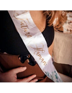 Echarpe Future Maman En Satin Imprimé Feuilles -Déco Festive Soldes echarpe future maman en satin imprime feuilles 2