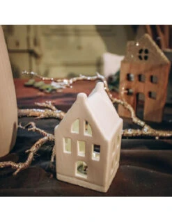 Petite Maison Blanche En Céramique Avec Led 7 Petite Maison Blanche En Céramique Avec Led -Déco Festive Soldes petite maison blanche en ceramique avec led 2